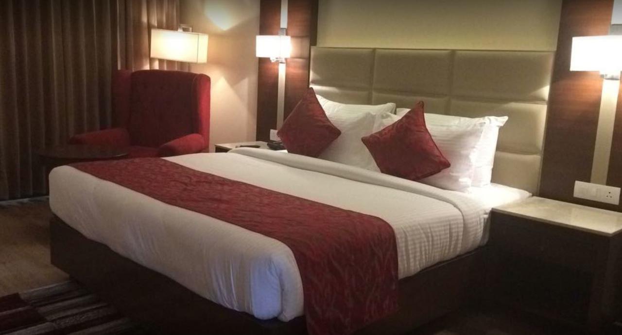 Continent Hotel Nawanshahr Nawāshahr Zewnętrze zdjęcie
